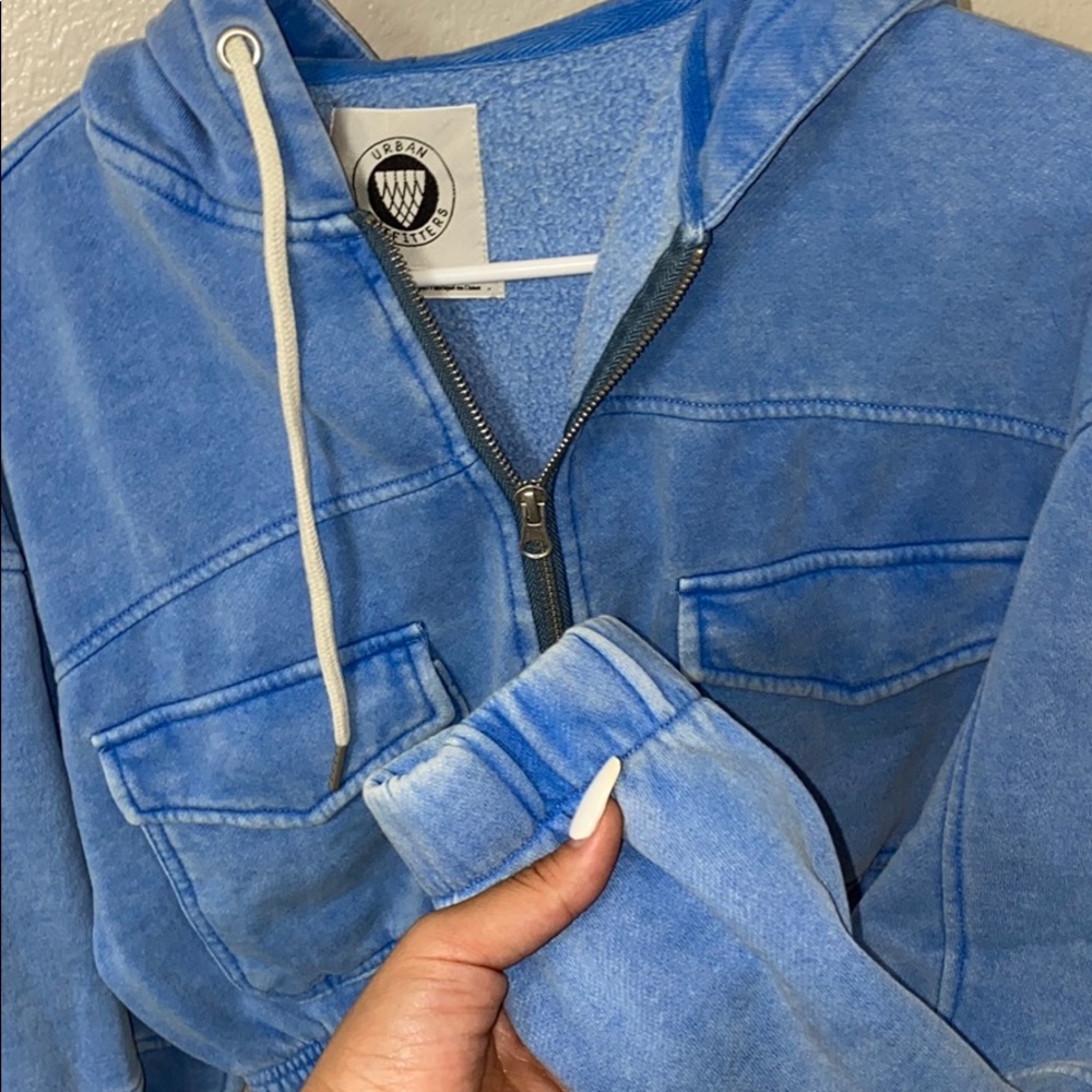 UO Cropped Hoodie - Picture 5 of 5